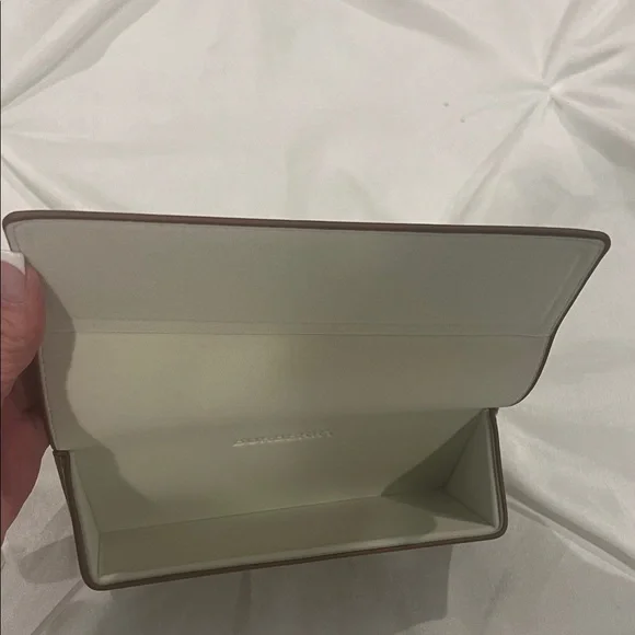 NWOT Burberry Tan Leather Eyeglass Case - Picture 5 of 5